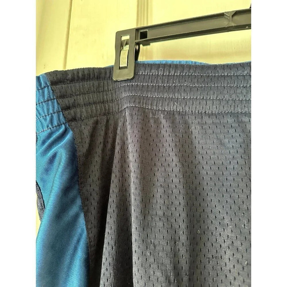 Men’s size Large blue basketball shorts - Picture 4 of 12